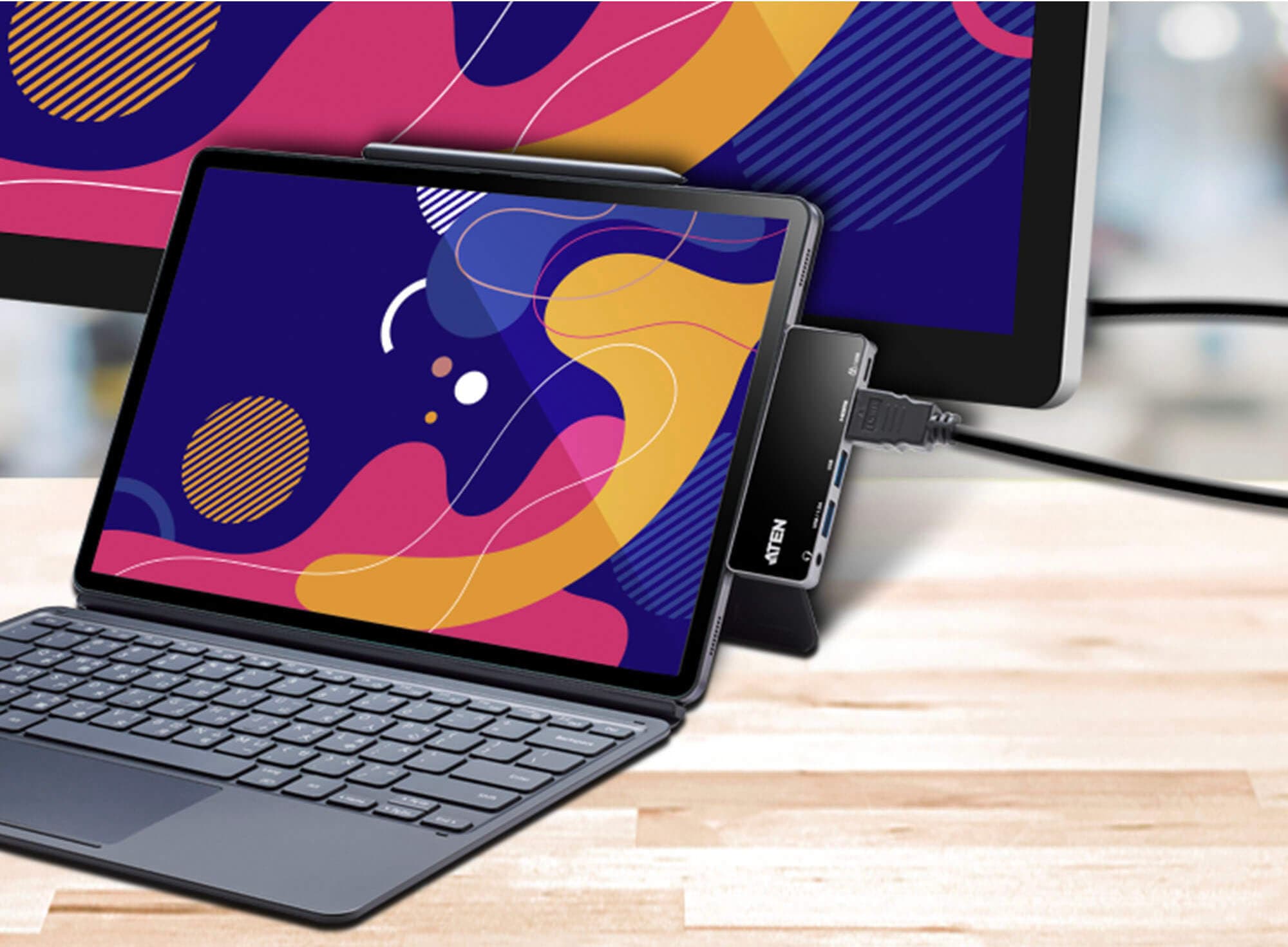 USB-C Travel Dock with Power Pass-Through — изглед 6