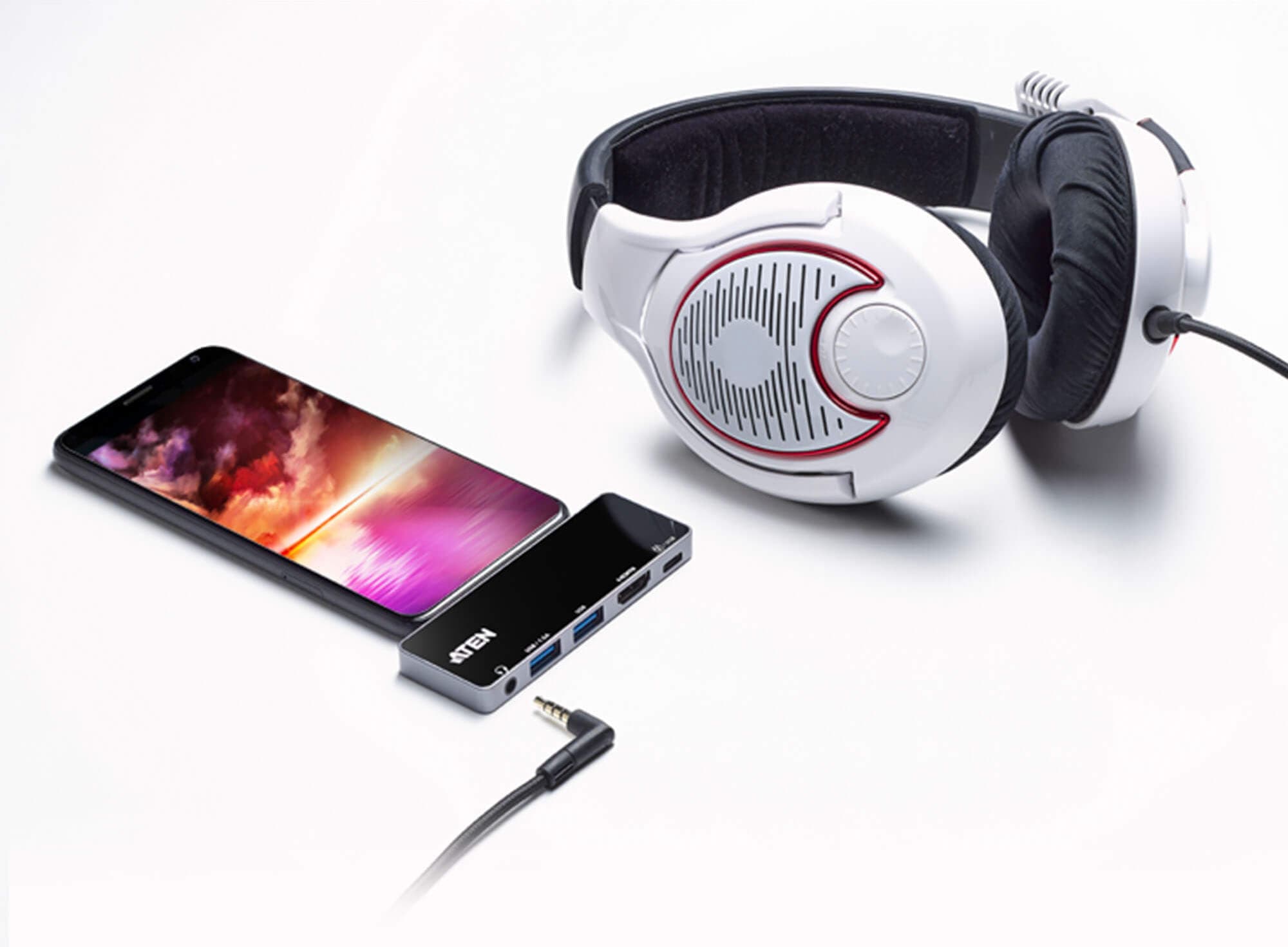 USB-C Travel Dock with Power Pass-Through — изглед 7
